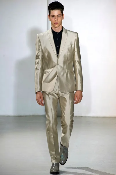 Look 35